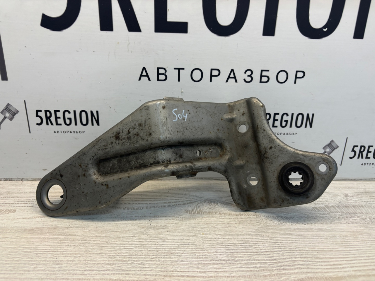 кронштейн воздушного фильтра Alfa Romeo Stelvio 1 поколение 949 2018, 2.2 л., дизель, АКПП, полный привод - фото №1