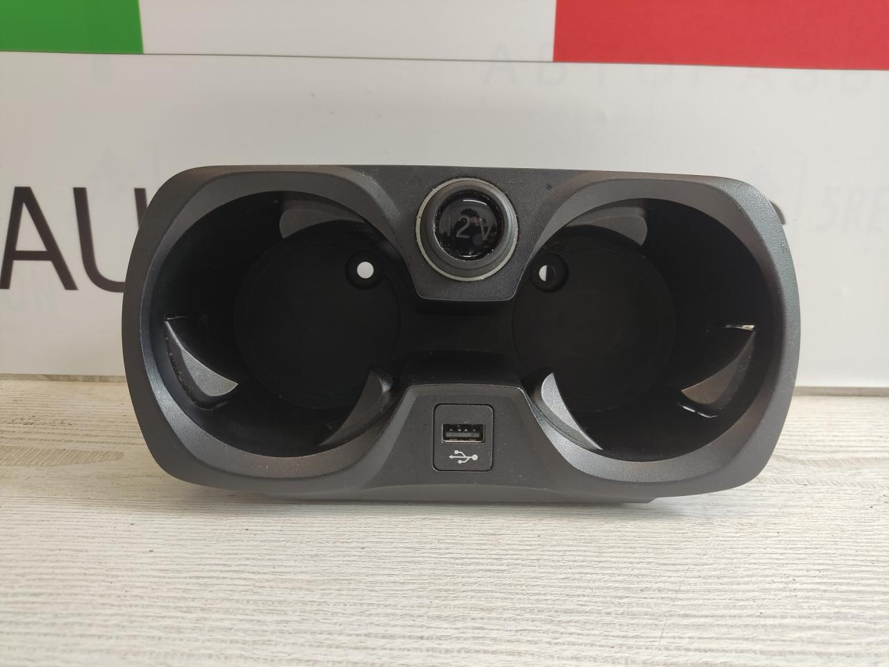 подстаканник BMW 3 серия G20 2019, 2.0 л., B48 B20 B, бензин, АКПП, portimao blau (c31), седан, задний привод, правый руль, 1870135116, 6809803 - фото №1