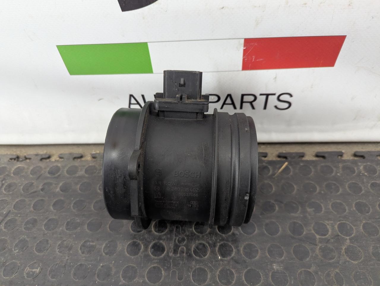 расходомер воздуха Alfa Romeo Stelvio 1 поколение 949 2019, 2.0 л., бензин, АКПП, montecarlo blue, внедорожник 5 дв., полный привод, правый руль, 50537066, 0280218402 - фото №1