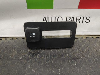 прикуриватель Alfa Romeo Giulia 2 поколение 952 2019, 2.0 л., бензин, АКПП, rosso red, седан, задний привод, правый руль, 156135045