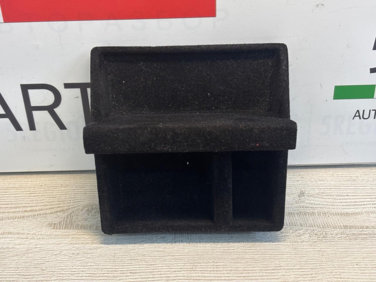 пластик Alfa Romeo Stelvio 1 поколение 949 2019, 2.0 л., бензин, АКПП, vesuvio gray metallic, внедорожник 5 дв., полный привод, правый руль, 156136210 - фото №1