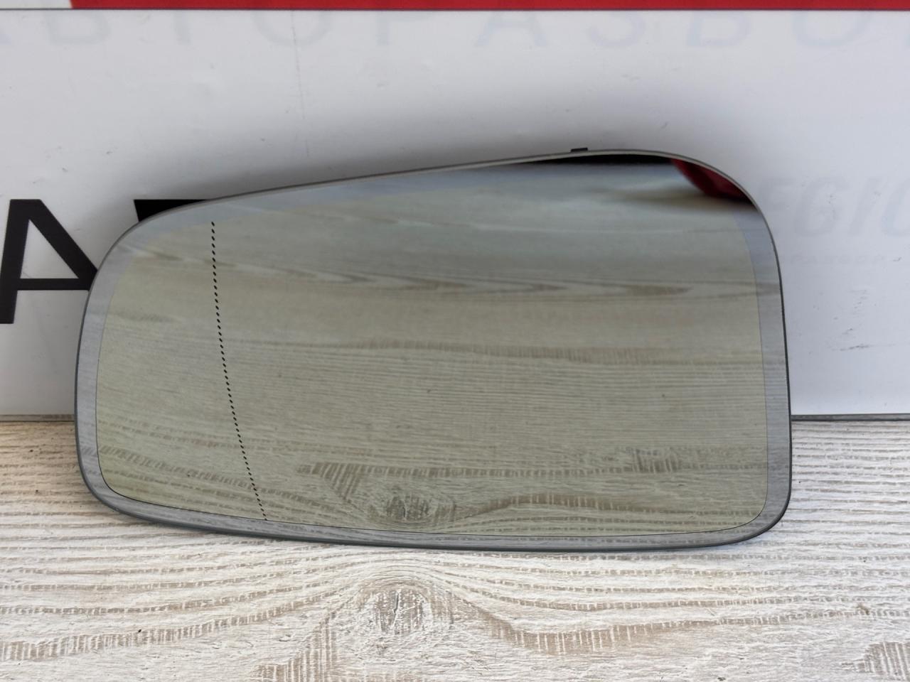 стекло зеркала наружного правого BMW 3 серия G20 2019, 2.0 л., B48 B20 B, бензин, АКПП, portimao blau (c31), седан, задний привод, правый руль - фото №1