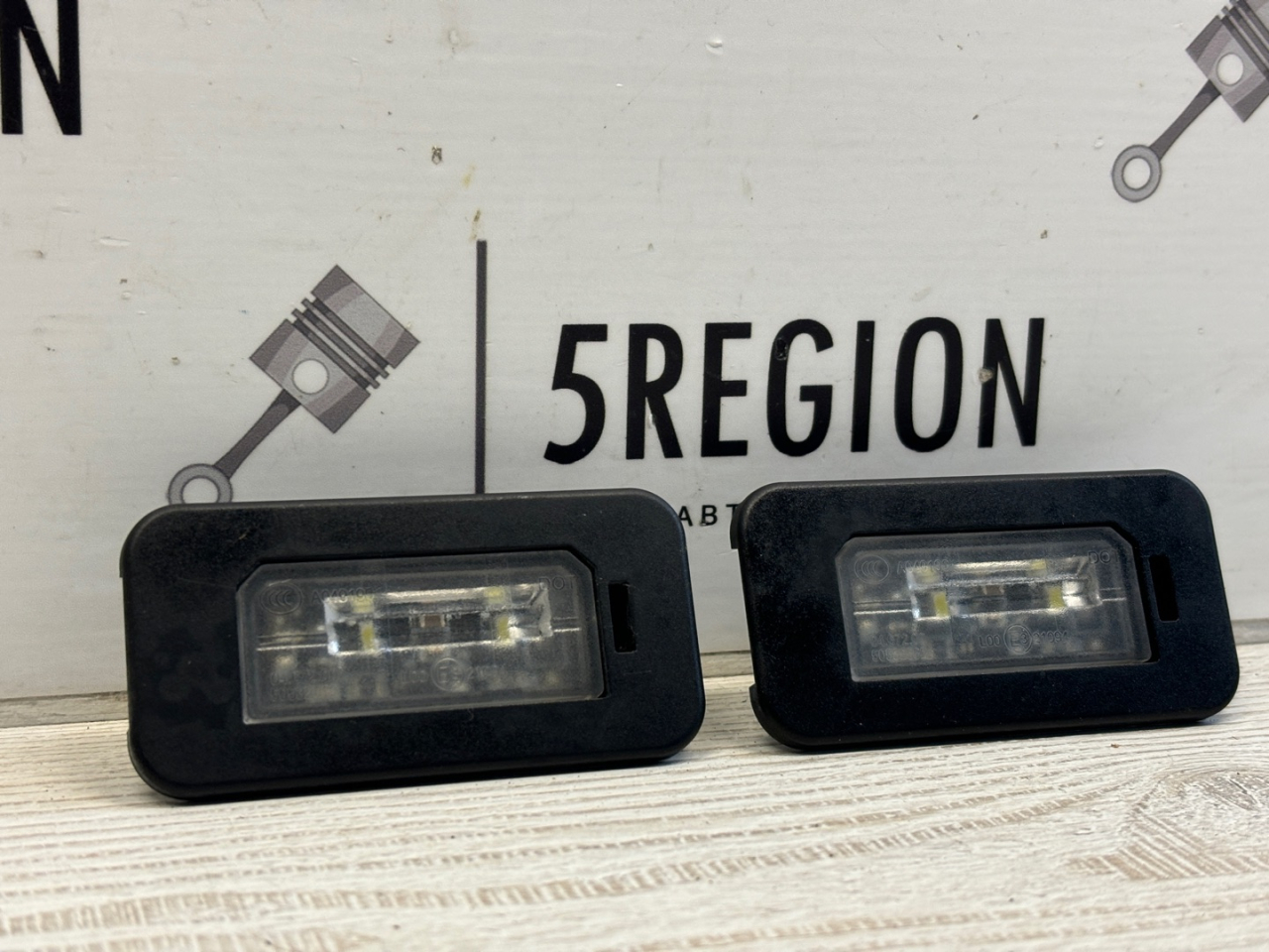 подсветка номера Alfa Romeo Giulia 2 поколение 952 2018, 2.0 л., бензин, АКПП, rosso red, седан, полный привод - фото №1