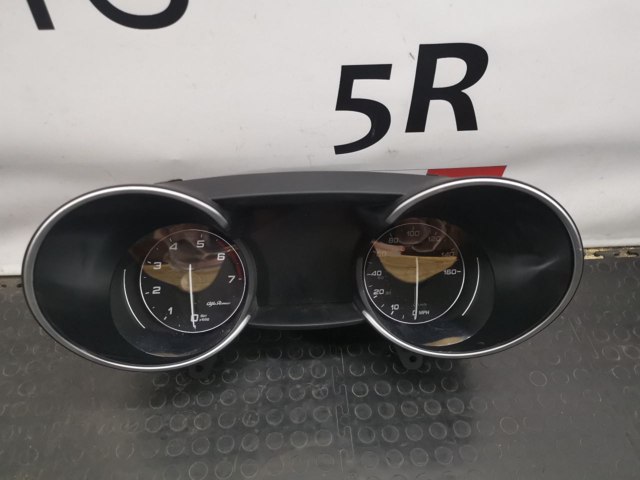 щиток приборов (приборная панель) Alfa Romeo Giulia 2 поколение 952 2018, 2.0 л., бензин, АКПП, седан, задний привод, правый руль, 50554631 - фото №1