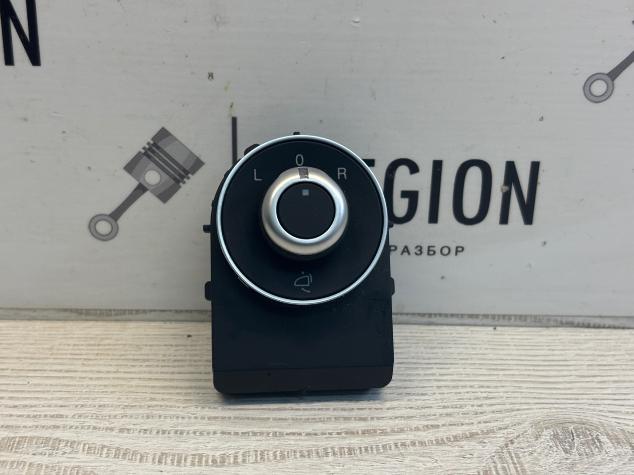 джойстик регулировки зеркал Alfa Romeo Stelvio 1 поколение 949 2019, 2.2 л., дизель, АКПП, внедорожник 5 дв., полный привод, правый руль, 156118199 - фото №1