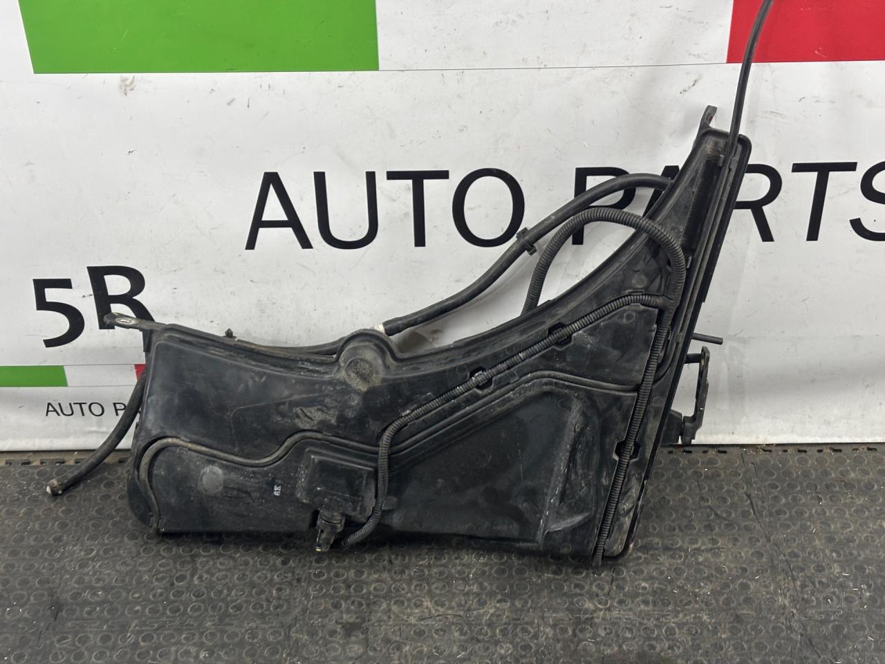 бачок омывателя Alfa Romeo Giulia 2 поколение 952 2017, 2.9 л., бензин, АКПП, rosso competizione, седан, задний привод, 50532580, 50588752 - фото №1