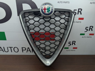 решетка радиатора Alfa Romeo Stelvio 1 поколение 949 2019, 2.2 л., дизель, АКПП, внедорожник 5 дв., полный привод, правый руль, 156108638