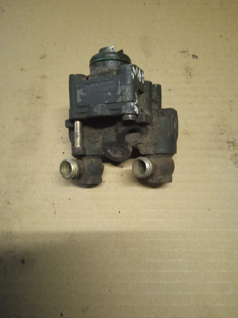 топливный насос низкого давления ТННД MAN, 2445110018, 51121017132, 0440020008 - фото №1