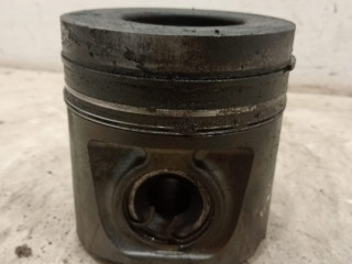 поршень Mercedes-Benz