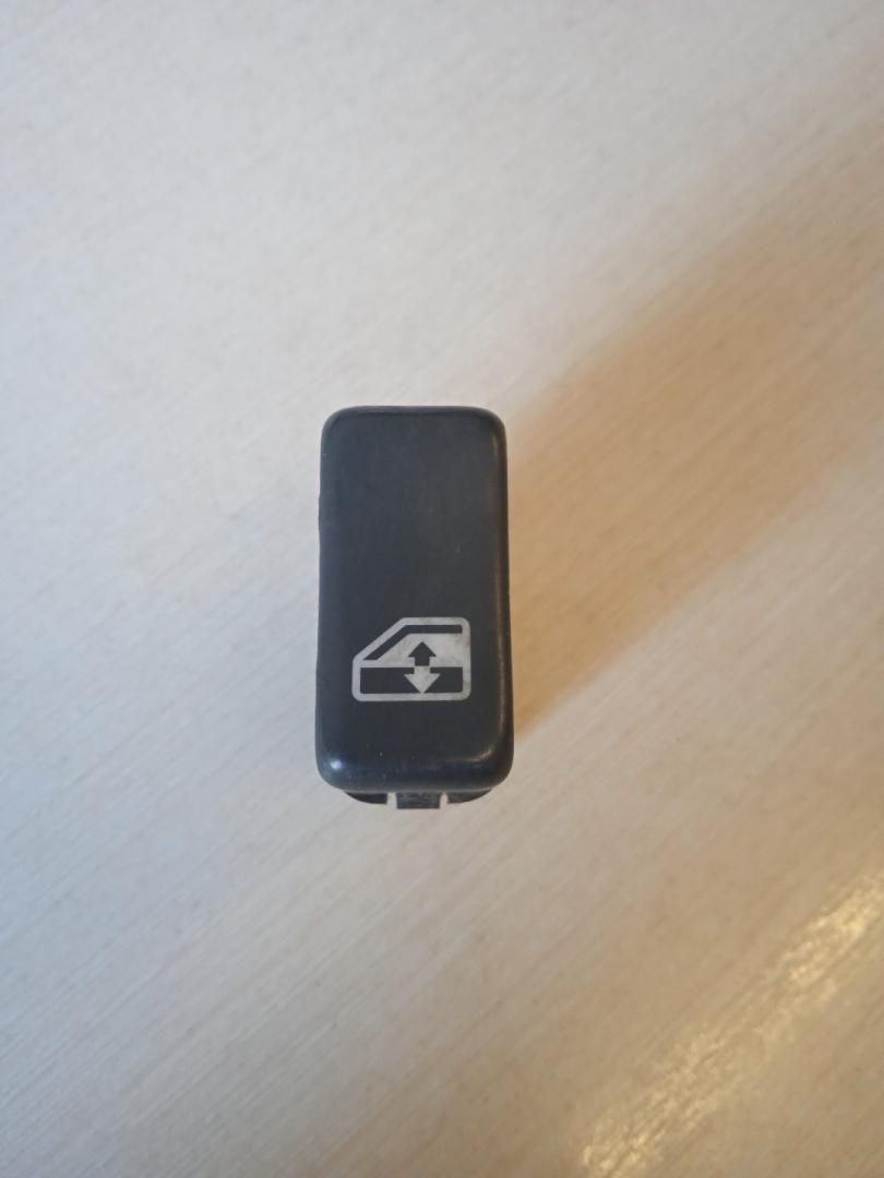 кнопка стеклоподъемника двери MAN TGA 1 поколение (2000 - 2008), 81255030254 - фото №1