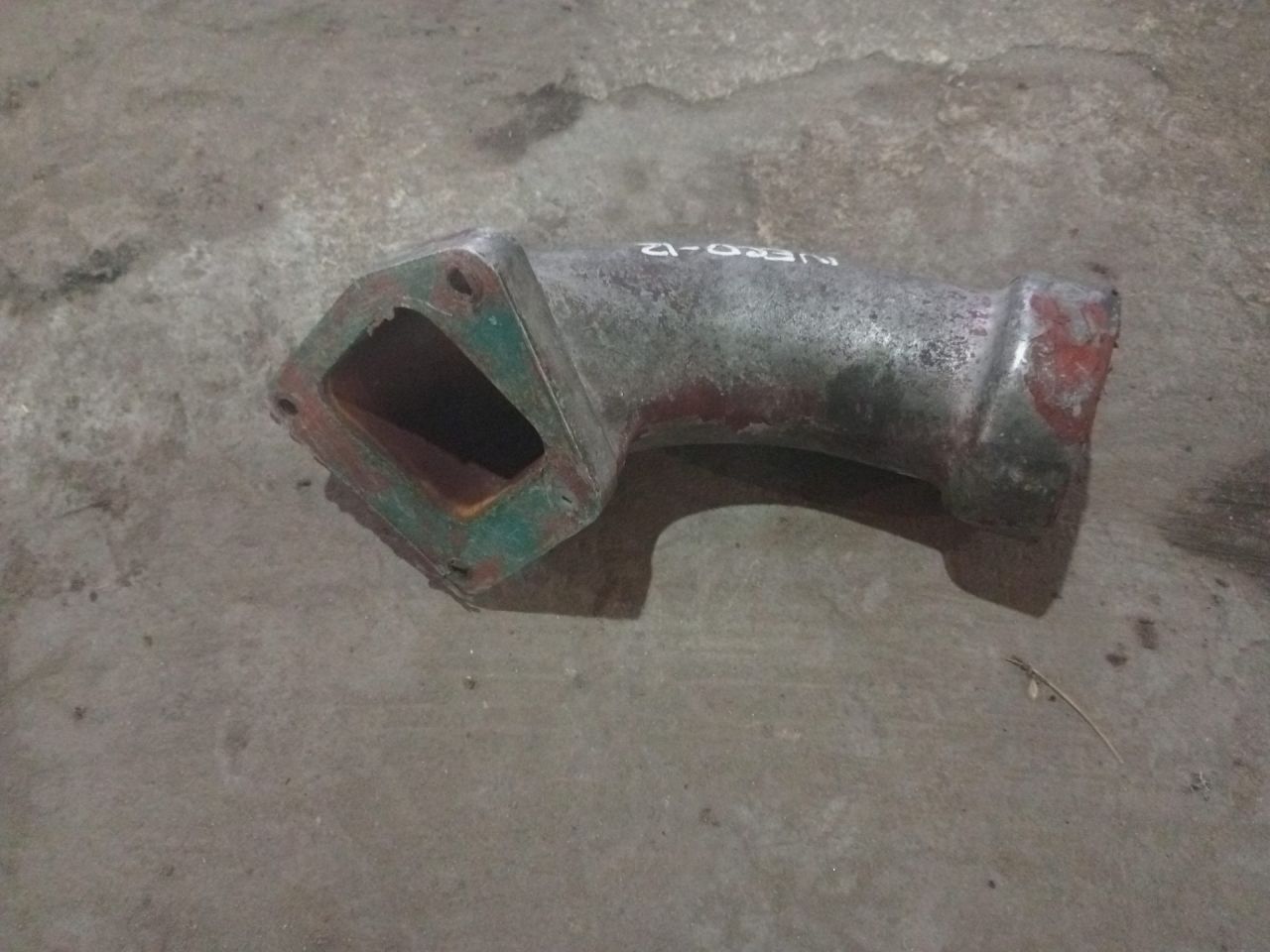 патрубок (трубопровод, шланг) IVECO EuroTech 1 поколение (1991 - 1999) - фото №1