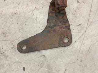 кронштейн (крепление) Mercedes-Benz