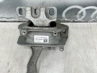 кронштейн двигателя Audi Q3 F3 2020, 2.0 л., бензин, АКПП, внедорожник 5 дв., полный привод, 5WA199262P