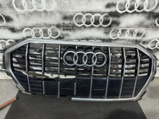 решетка радиатора Audi Q3 F3 2020, 2.0 л., бензин, АКПП, внедорожник 5 дв., полный привод, 83A853651E, 83A853651F