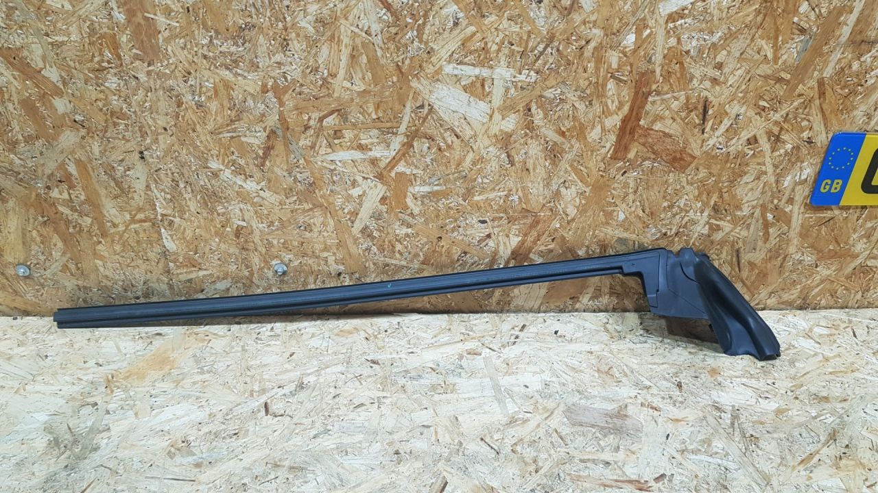 Уплотнитель стекла BMW 4 серия F32/F33 F32 2015, 3.5 л., дизель, АКПП, черный, купе, полный привод, правый руль, 7279736, 51337279736 - фото №1