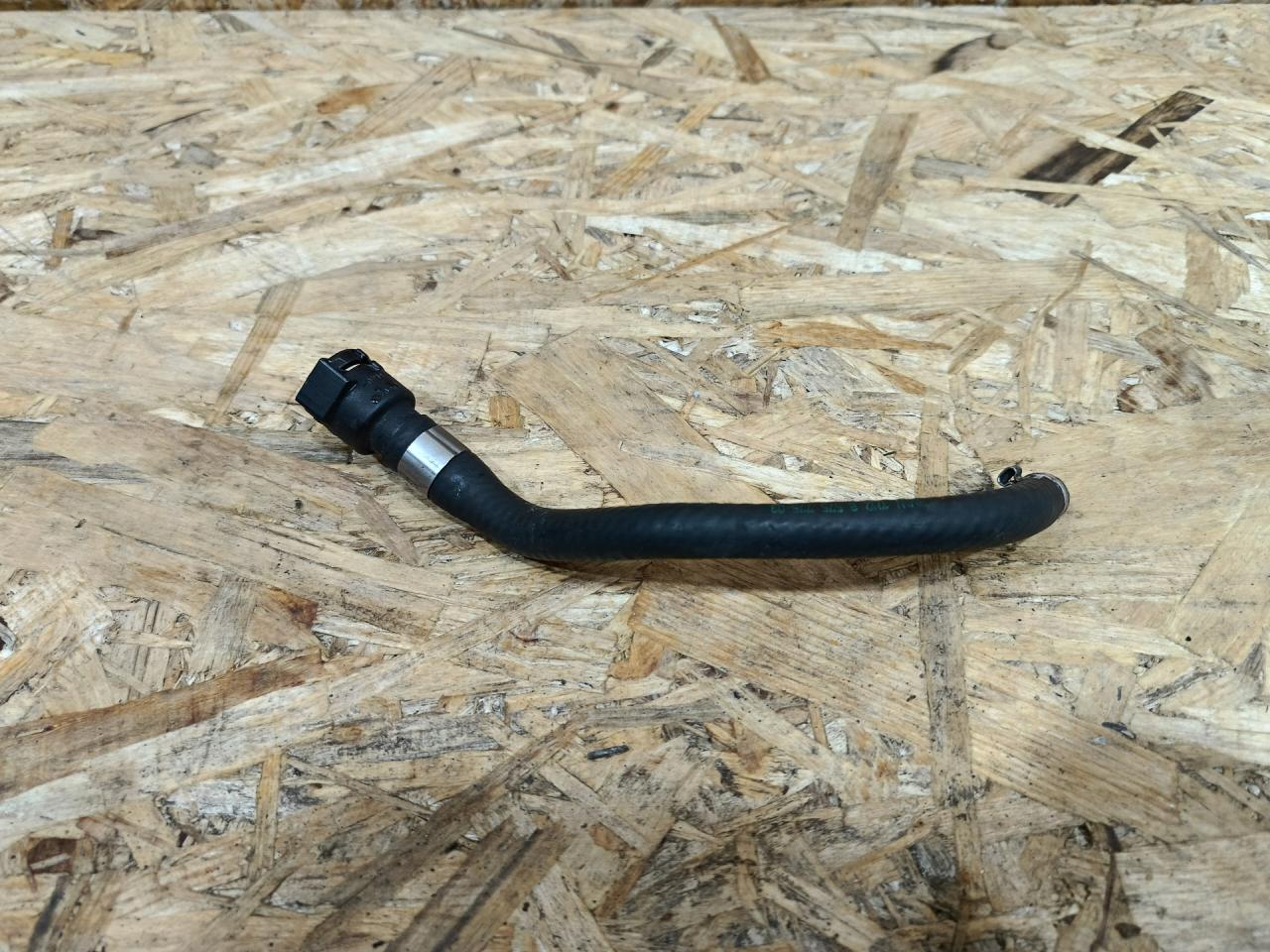 патрубок радиатора BMW 5 серия G30/G31 G30 2017, 3.0 л., дизель, АКПП, синий, седан, полный привод, правый руль, 8575775, 17128575775, 17128572909, 8572909 - фото №1