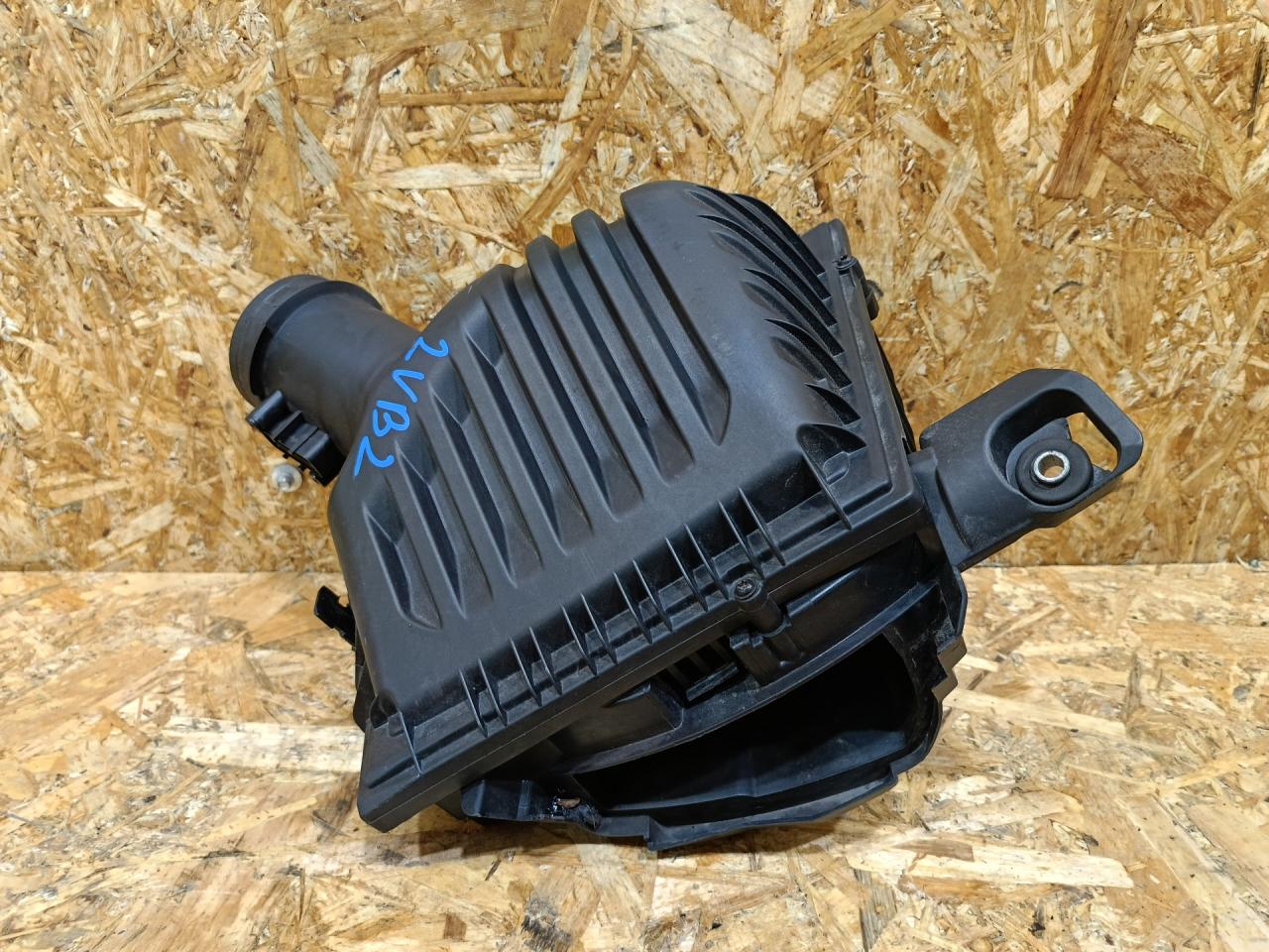 корпус воздушного фильтра BMW 2 серия Active Tourer F45 2015, дизель, АКПП, серый, минивэн, передний привод, 13718513916, 8513916 - фото №1