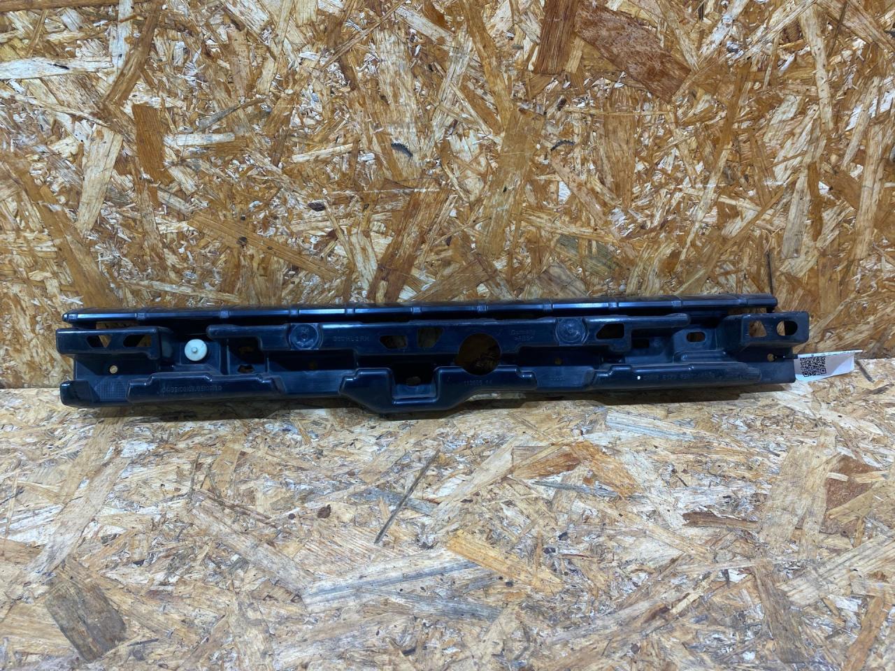 Кронштейн крепления порога BMW 5 серия G30/G31 G31 2020, 3.0 л., дизель, АКПП, универсал, полный привод, правый руль, 7387344, 51777387344 - фото №1