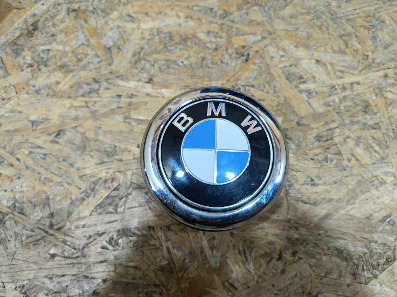 кнопка открытия багажника BMW X2 F39 2018, 2.0 л., дизель, МКПП, внедорожник 5 дв., полный привод, правый руль, 7248535, 51247248535 - фото №1