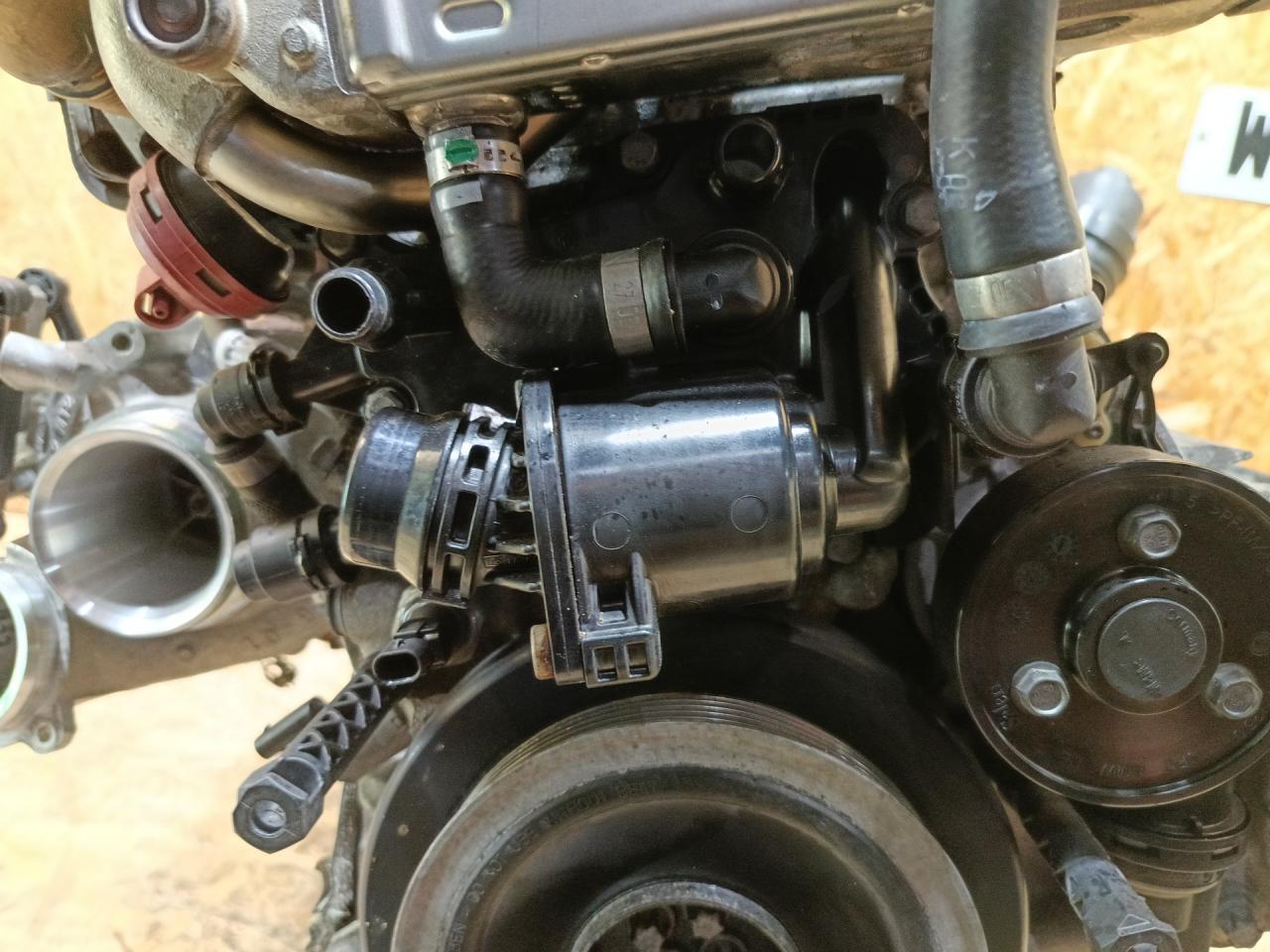 корпус термостата BMW 5 серия G30/G31 G31 2020, 3.0 л., дизель, АКПП, универсал, полный привод, правый руль, 11538576288, 8576288 - фото №1