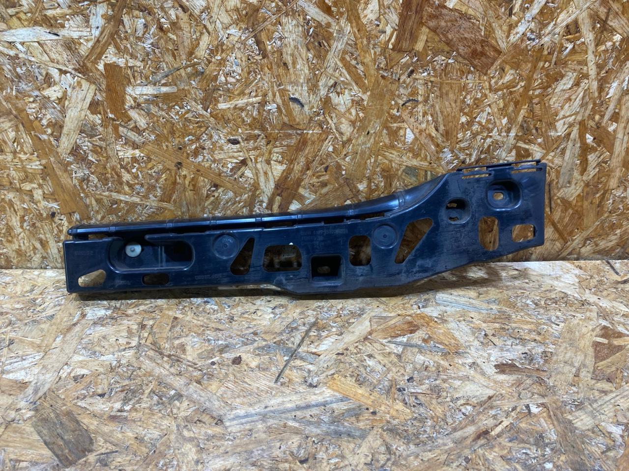 Кронштейн крепления порога BMW 5 серия G30/G31 G31 2020, 3.0 л., дизель, АКПП, универсал, полный привод, правый руль, 7387347, 51777387347 - фото №1