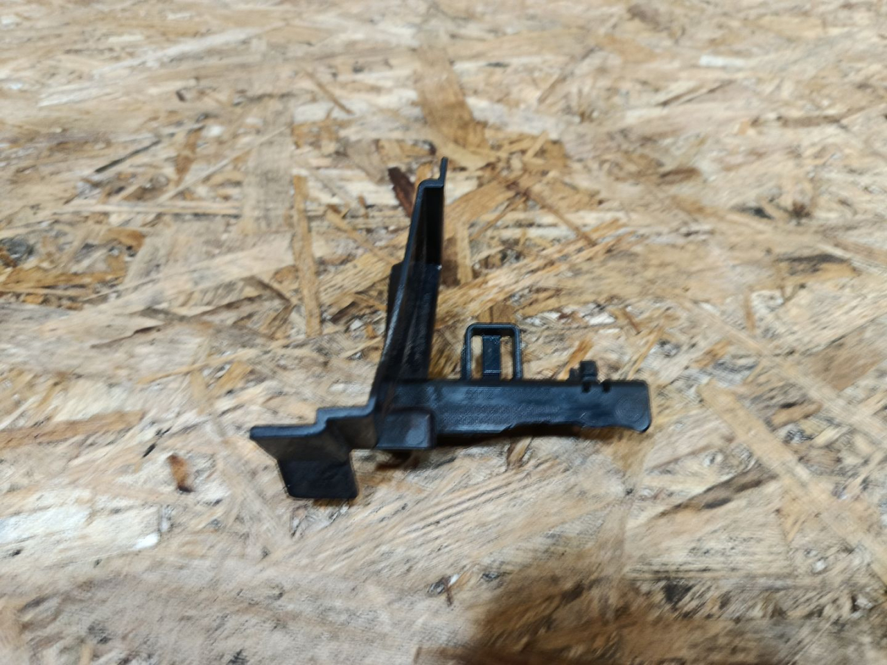 Кронштейн крепления порога BMW X1 F48 2016, 2.0 л., дизель, АКПП, белый, внедорожник 5 дв., передний привод, правый руль, 7332335, 51127332335 - фото №1