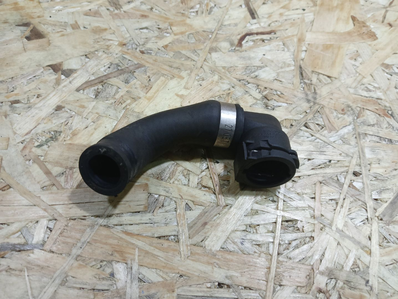 патрубок радиатора BMW 3 серия F30/F31/F34 F30 2012, 2.0 л., N47 D20 C, дизель, МКПП, седан, задний привод, правый руль, 7639997, 11537639997 - фото №1