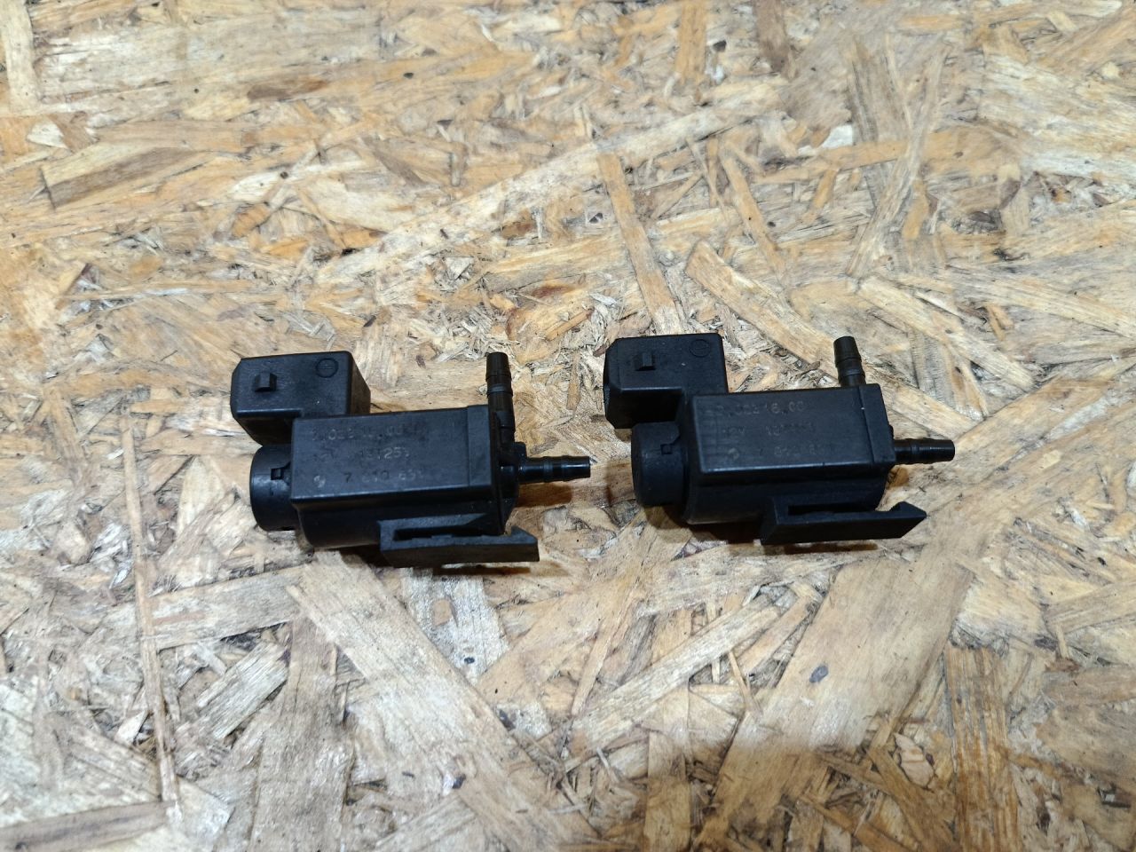 клапан вакуумного управления BMW X5 F15 2014, 3.0 л., дизель, АКПП, коричневый, внедорожник 5 дв., полный привод, 7810831, 11747810831, 11741742712, 1742712, 11740396414, 0396414, 70231800 - фото №1