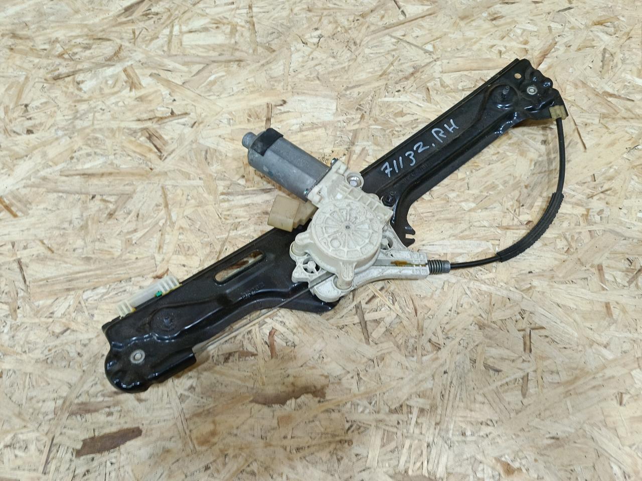 стеклоподъемник электрический задний правый BMW X6 E71/E72 2008, 3.0 л., дизель, АКПП, внедорожник 5 дв., полный привод, правый руль, 7179602, 51357197304, 7197304 - фото №1