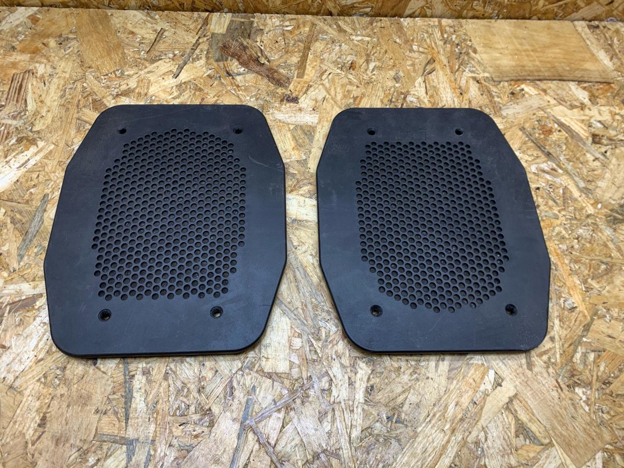 Накладка (сетка) динамика BMW X5 E70 2008, 3.0 л., дизель, АКПП, серый, внедорожник 5 дв., полный привод, правый руль, 6971882, 65136971882 - фото №1