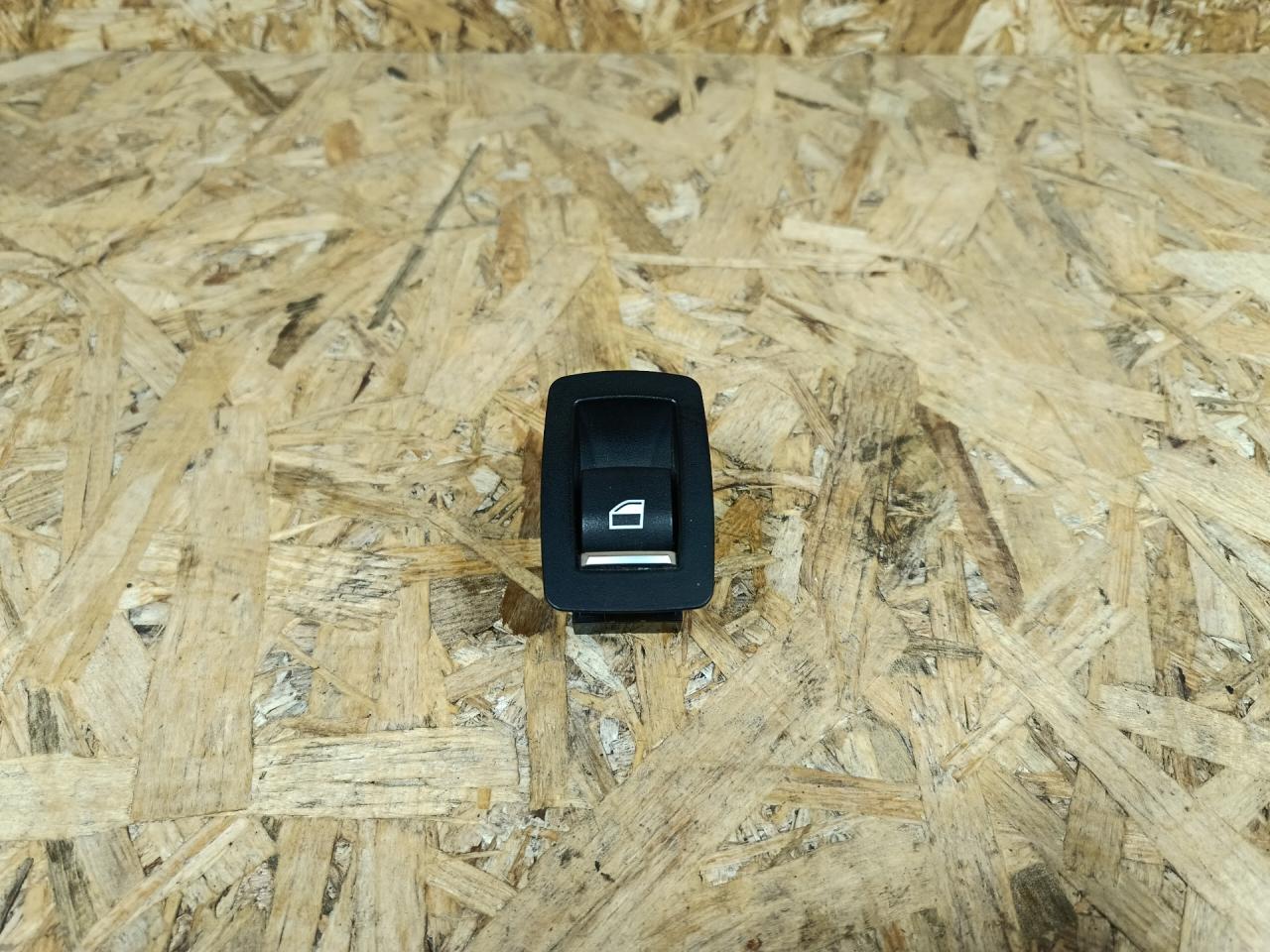 кнопка стеклоподъемника двери BMW X5 F15 2014, 3.0 л., дизель, АКПП, коричневый, внедорожник 5 дв., полный привод, 9361936, 61319361936, 61319267078, 9267078 - фото №1