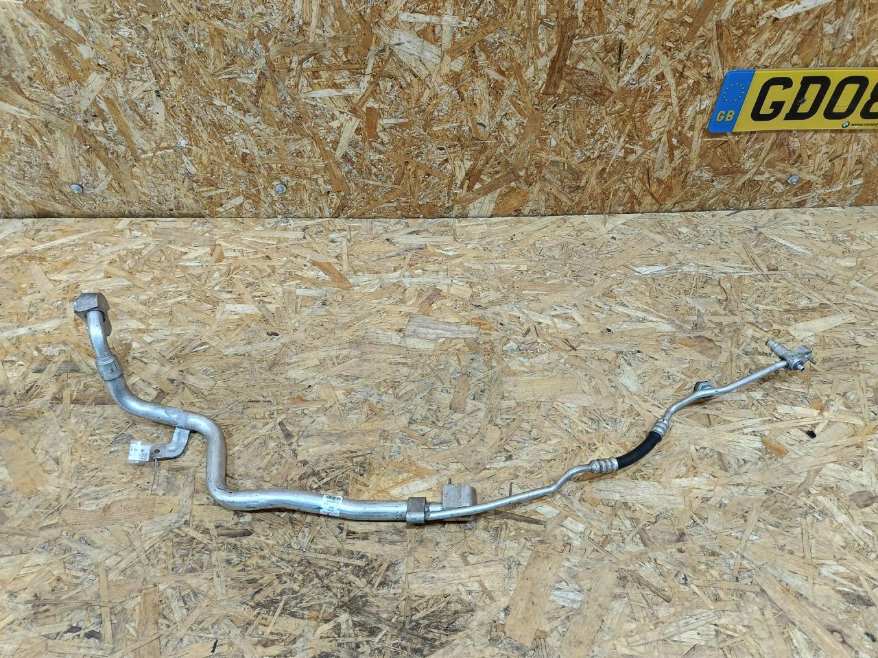 трубка кондиционера BMW 5 серия G30/G31 G30 2018, 3.0 л., дизель, АКПП, серый, седан, полный привод, правый руль, 9324800, 64539324800 - фото №1