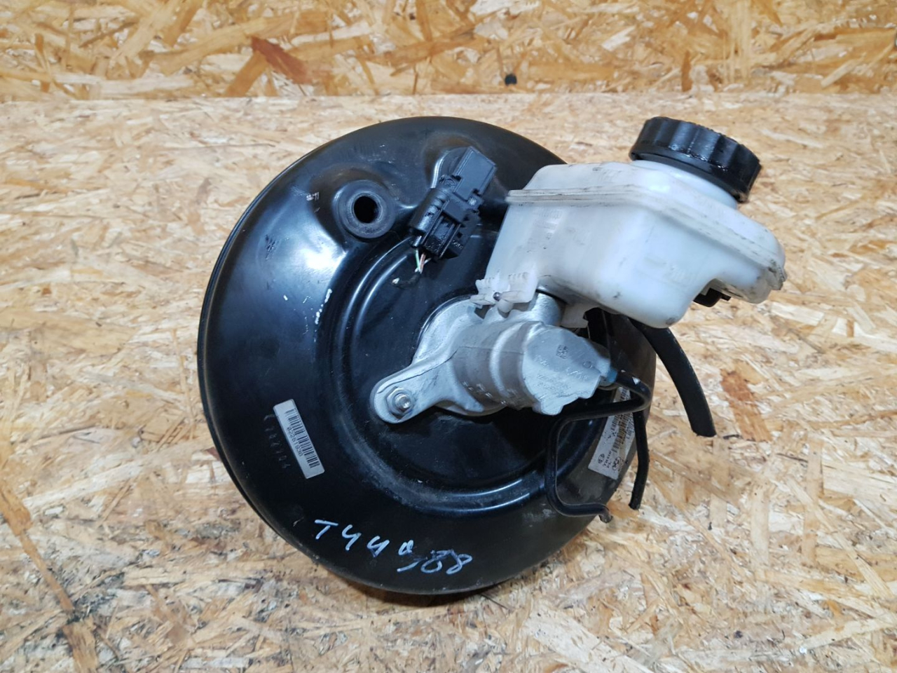 вакуумный усилитель тормозов BMW X1 F48 2016, 2.0 л., дизель, АКПП, белый, внедорожник 5 дв., передний привод, правый руль, 34336868997, 6868997, 34336860686, 6860686, 6872076, 34336873440, 6873440 - фото №1