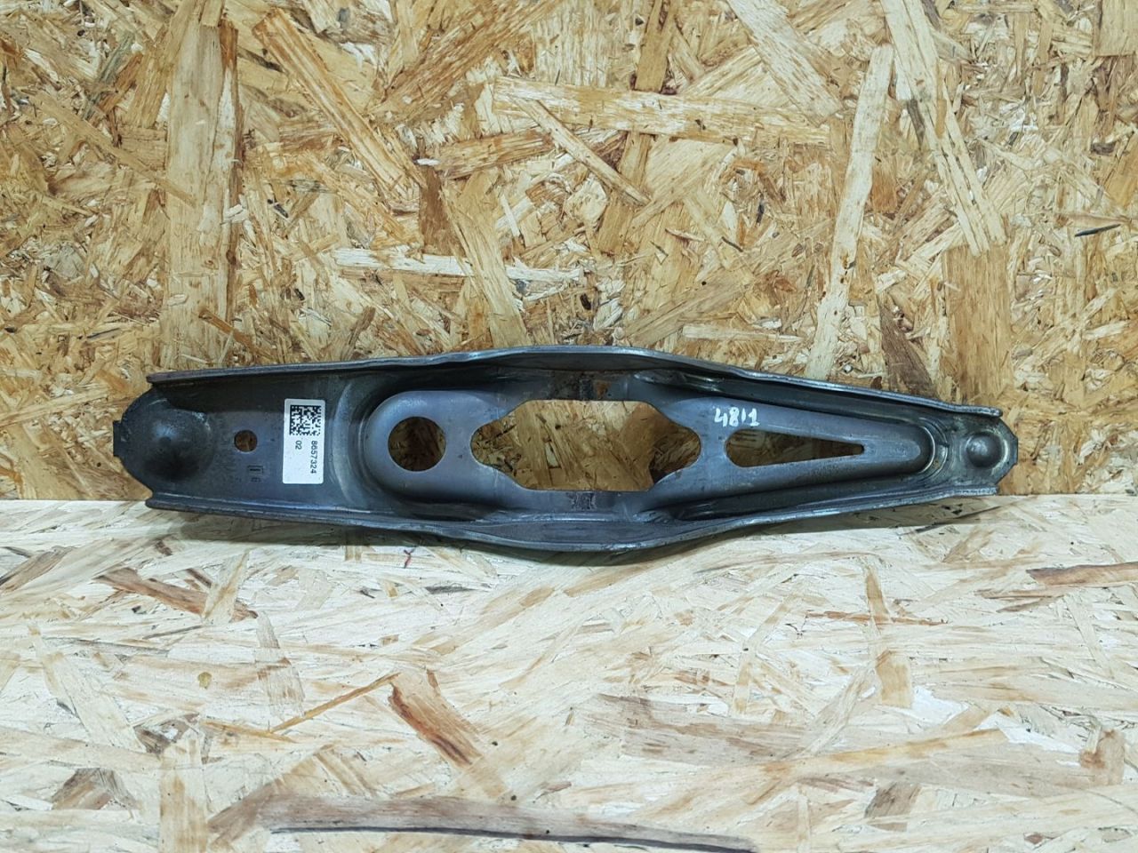 вилка сцепления BMW X1 F48 2016, 2.0 л., дизель, АКПП, белый, внедорожник 5 дв., передний привод, правый руль, 8657324, 21518657324, 21517643286, 7643286 - фото №1