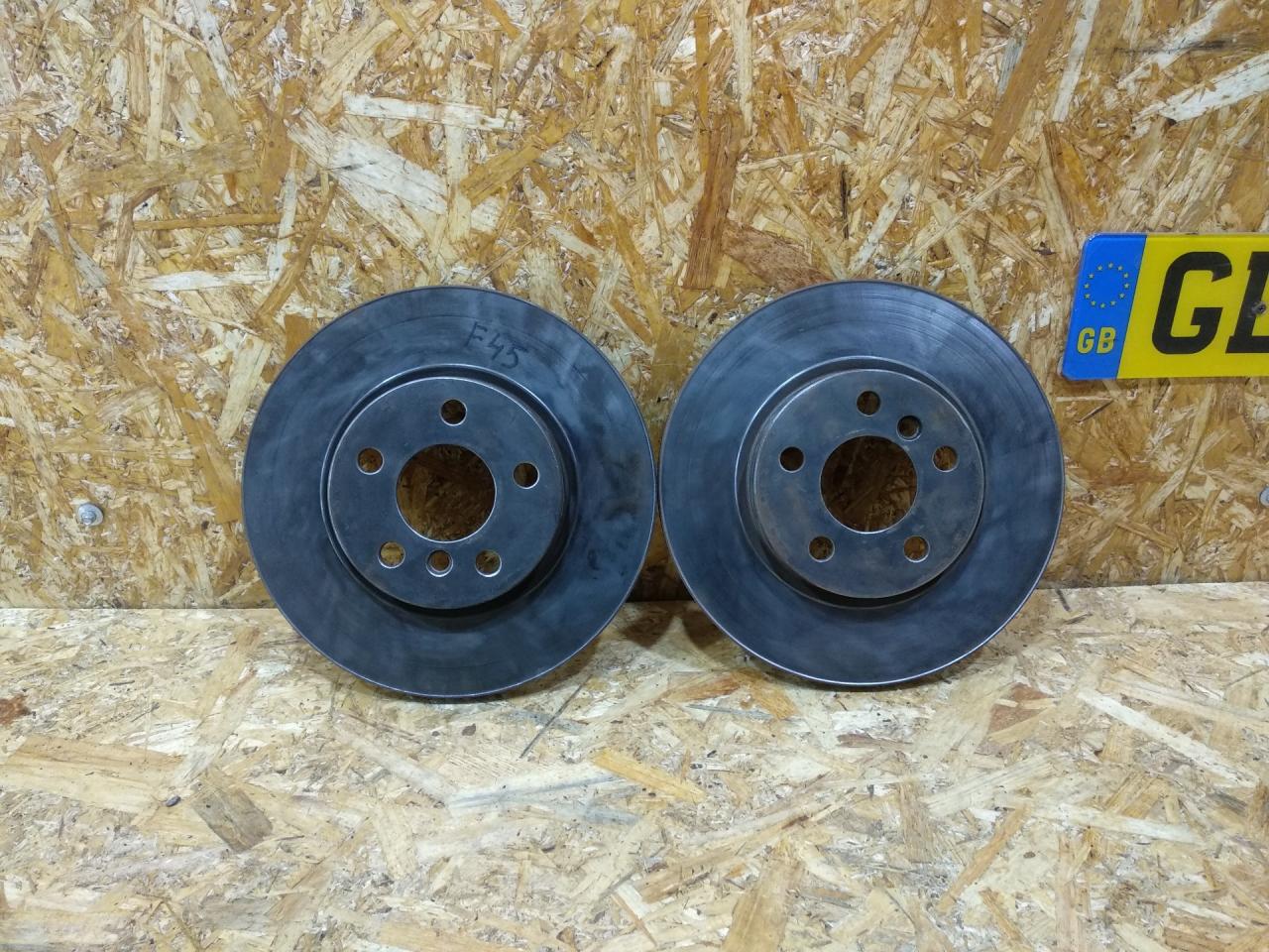 диск тормозной передний BMW 2 серия Active Tourer F45 2015, дизель, АКПП, серый, минивэн, передний привод - фото №1