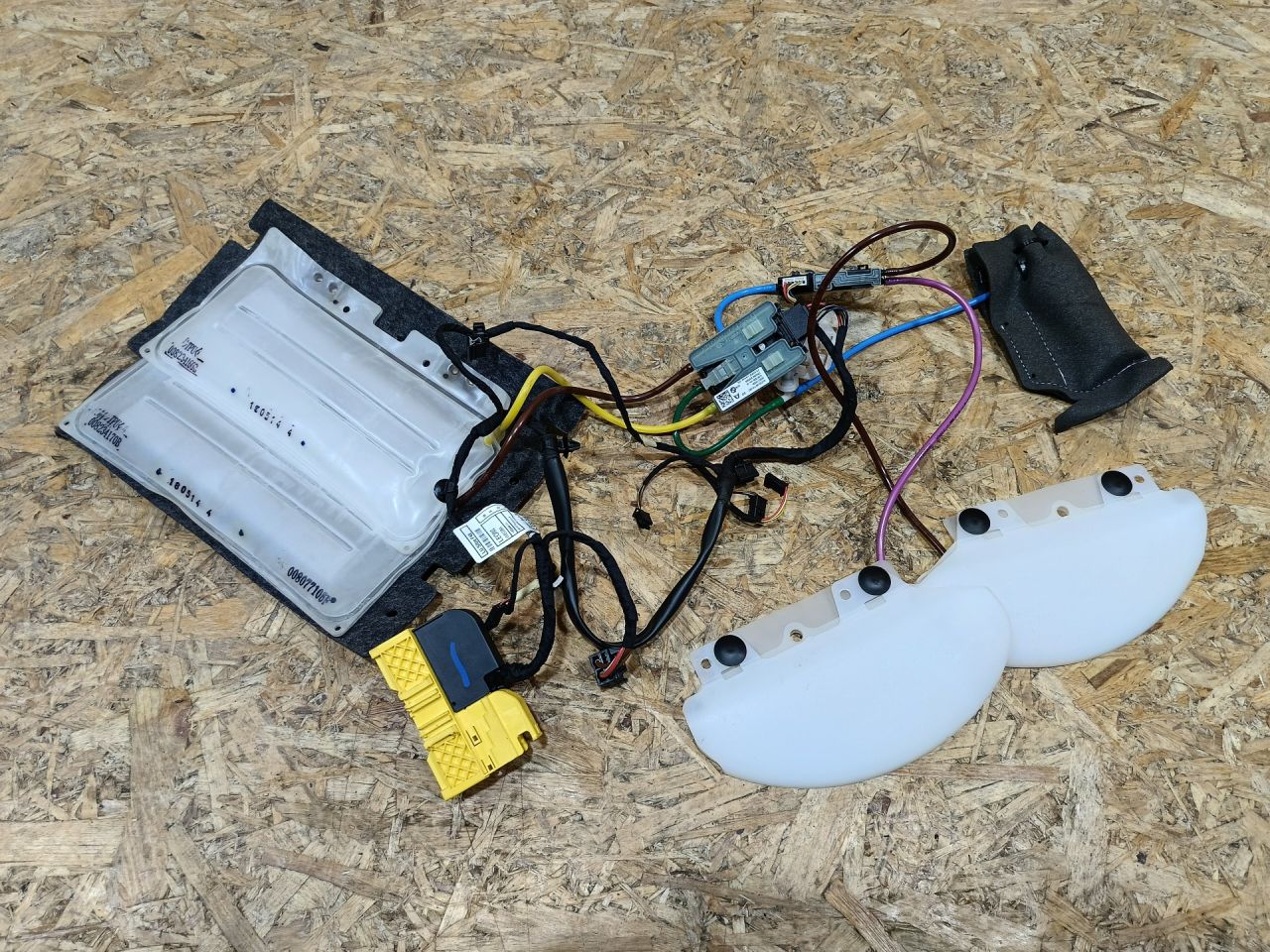 Подкачка сидений BMW X2 F39 2018, 2.0 л., дизель, МКПП, внедорожник 5 дв., полный привод, правый руль, 6809591, 52107394865, 52107394866, 7394865, 7394866 - фото №1