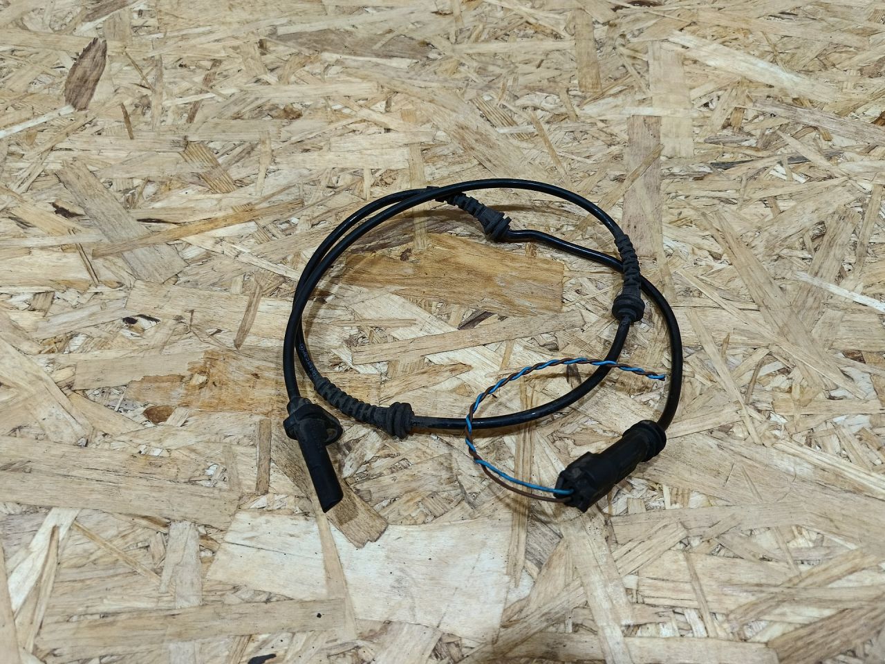 датчик ABS BMW 5 серия F07/F10/F11 F11 2011, 3.0 л., дизель, АКПП, черный, универсал, задний привод, 6775866, 0265008036 - фото №1