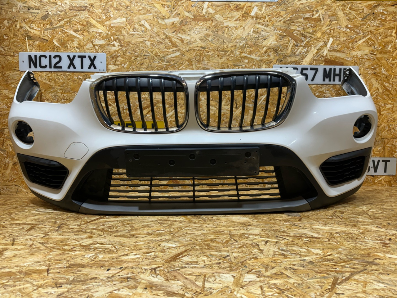 бампер передний BMW X1 F48 2016, 2.0 л., дизель, АКПП, белый, внедорожник 5 дв., передний привод, правый руль - фото №1