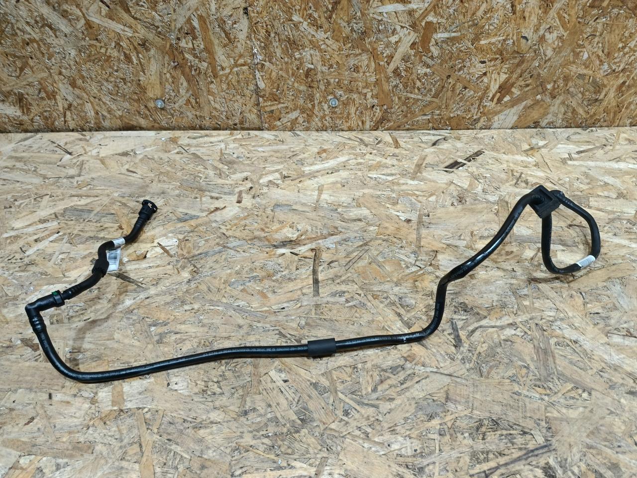 трубка вакуумная BMW 5 серия G30/G31 G30 2017, 3.0 л., дизель, АКПП, синий, седан, полный привод, правый руль, 8605130, 11668605130, 5A09C64, 11665A09C64, 8605126, 11668605126 - фото №1