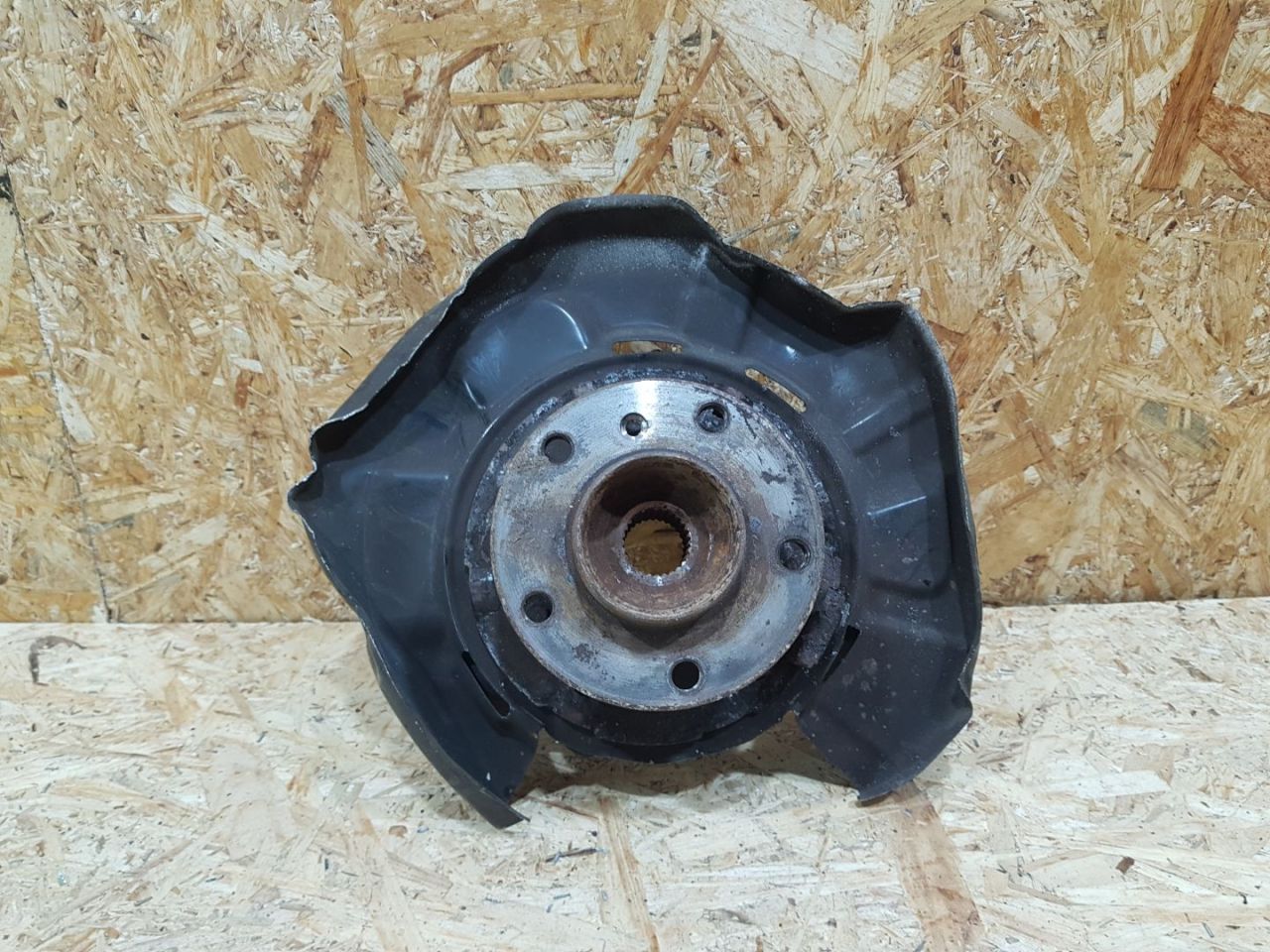 ступица задняя левая BMW 3 GT F34 2014, 2.0 л., дизель, МКПП, лифтбэк, задний привод, правый руль, 33416792361, 6792361, 33416867262, 6867262, 33416792369, 6792369, 33326798983, 6798983 - фото №1