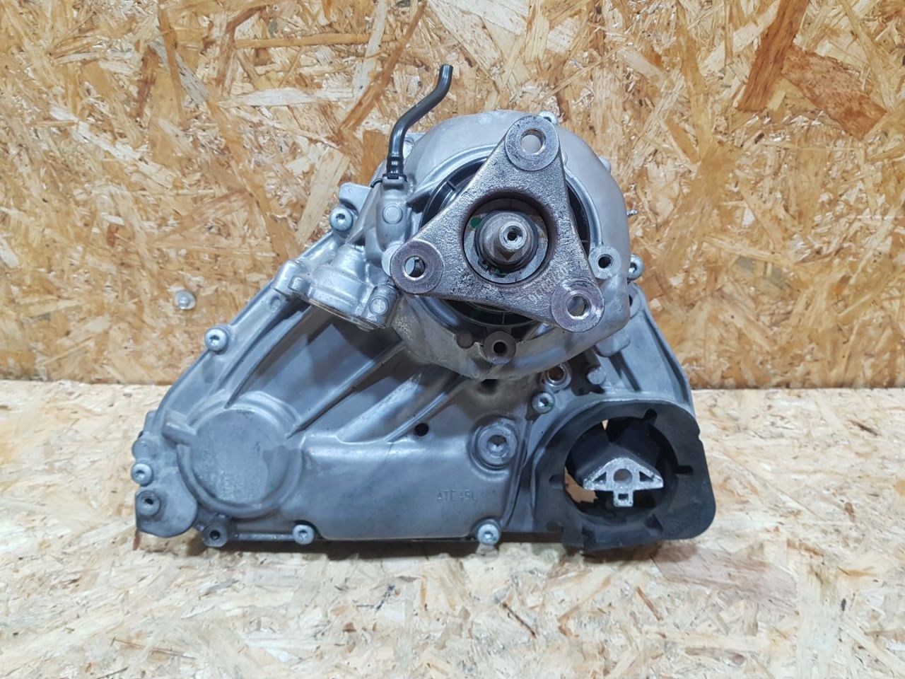 раздаточная коробка BMW X5 F15 2014, 3.0 л., дизель, АКПП, коричневый, внедорожник 5 дв., полный привод, 8643151, 27108643151, 27108612554, 8612554 - фото №1