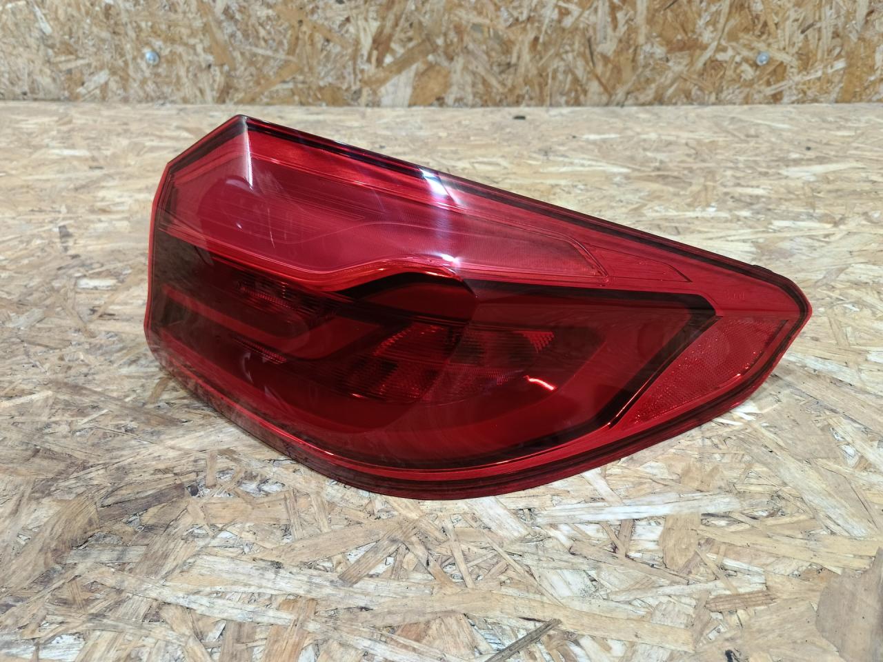 фонарь задний правый BMW 5 серия G30/G31 G30 2018, 3.0 л., дизель, АКПП, серый, седан, полный привод, правый руль, 7376464, 63217376464 - фото №1