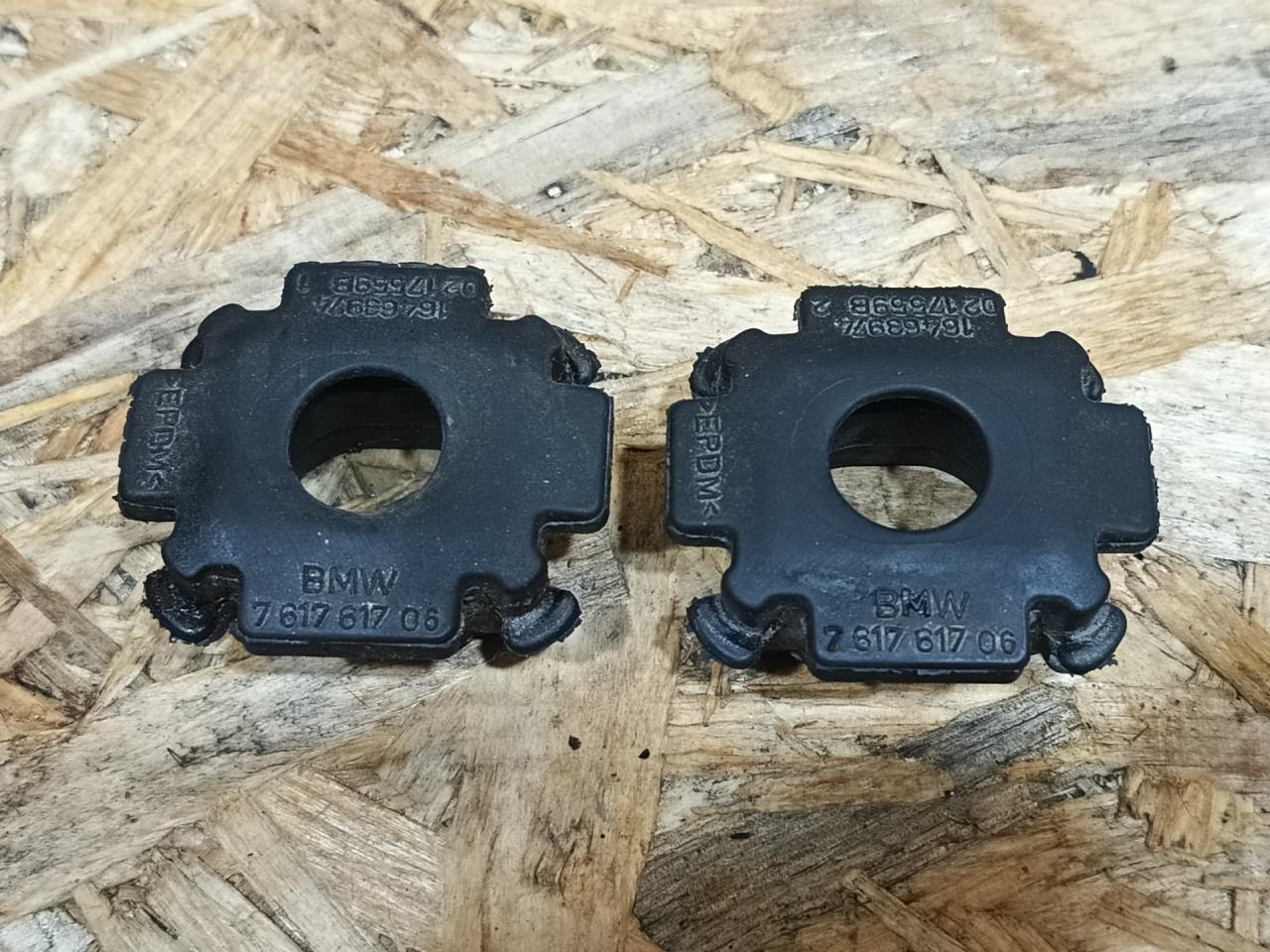 кронштейн радиатора BMW 1 серия F40 2024, бензин, МКПП, черный, хетчбэк 5 дв., передний привод, 7617617, 11177617617 - фото №1