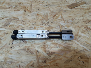 амортизатор складной крыши BMW 3 серия E92/E93 [рестайлинг] E93 2011, 3.0 л., дизель, АКПП, серебро, кабриолет, задний привод, правый руль, 54377181109, 7181109, 54377183324, 7183324