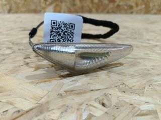 повторитель поворота на крыле BMW X6 E71 [рестайлинг] 2012, 3.0 л., дизель, АКПП, белый, внедорожник 5 дв., полный привод, правый руль, 7171007, 63137171007, 7267977