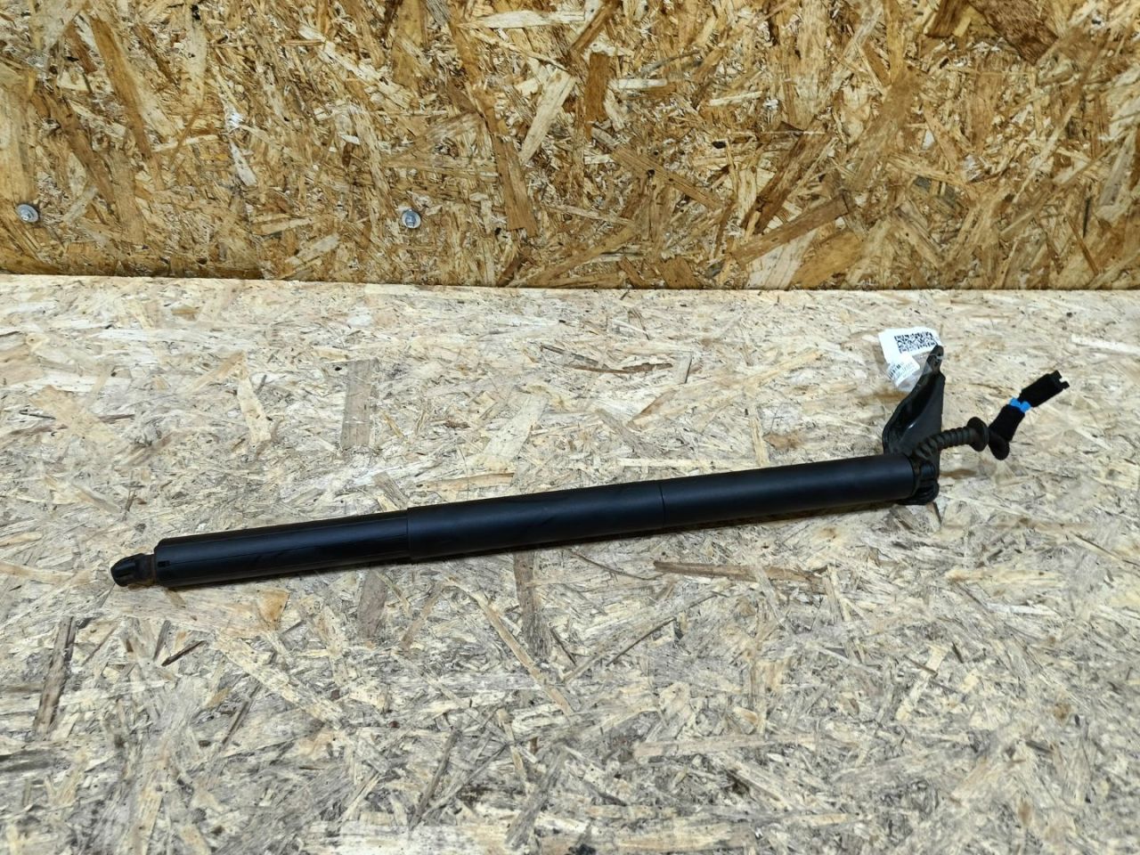 амортизатор крышки багажника (3-5 двери) BMW X2 F39 2018, 2.0 л., дизель, МКПП, внедорожник 5 дв., полный привод, правый руль, 7423847, 51247423847, 51249465654, 9465654 - фото №1