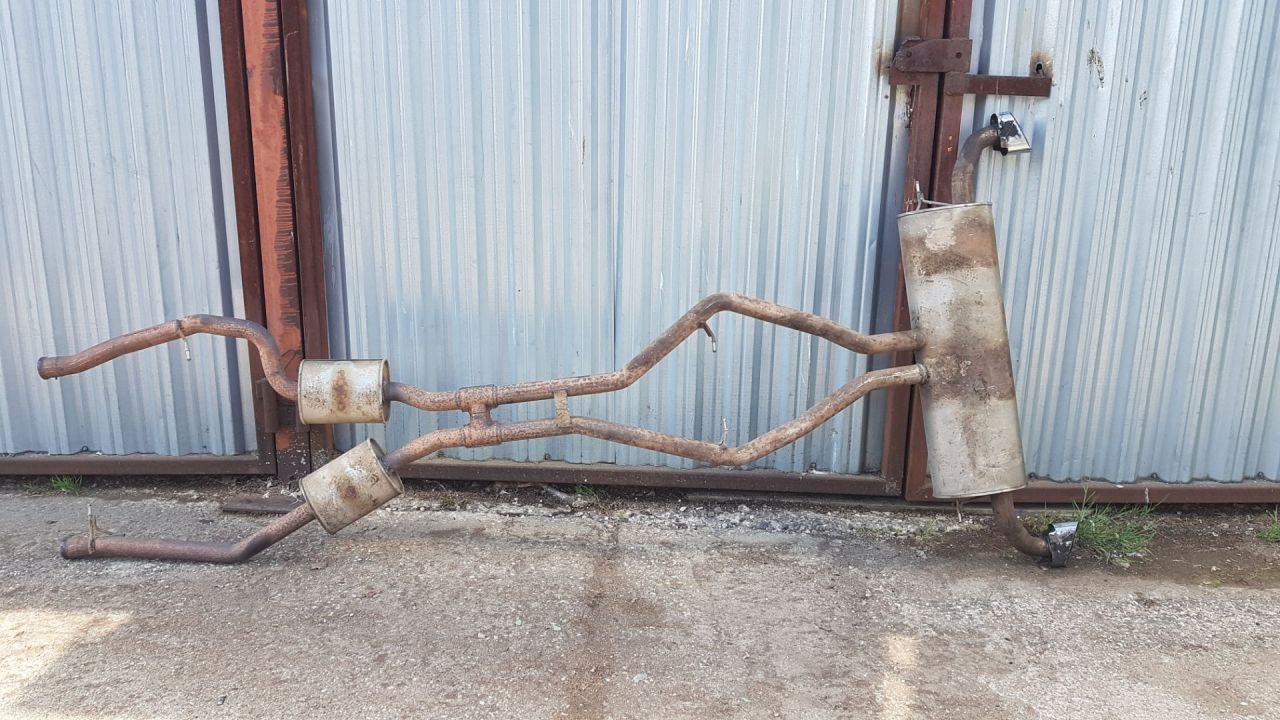 глушитель BMW X5 E70 2007, 4.8 л., бензин, АКПП, серебро, внедорожник 5 дв., полный привод, правый руль, 7558837 - фото №1