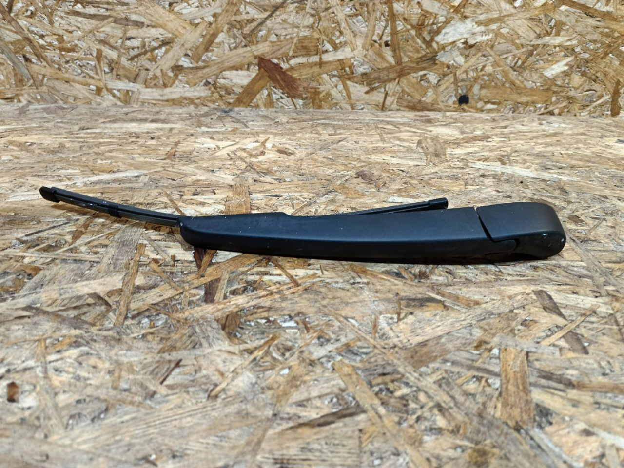 щеткодержатель задний BMW X1 F48 2016, 2.0 л., дизель, АКПП, белый, внедорожник 5 дв., передний привод, правый руль, 61617360516, 7360516 - фото №1