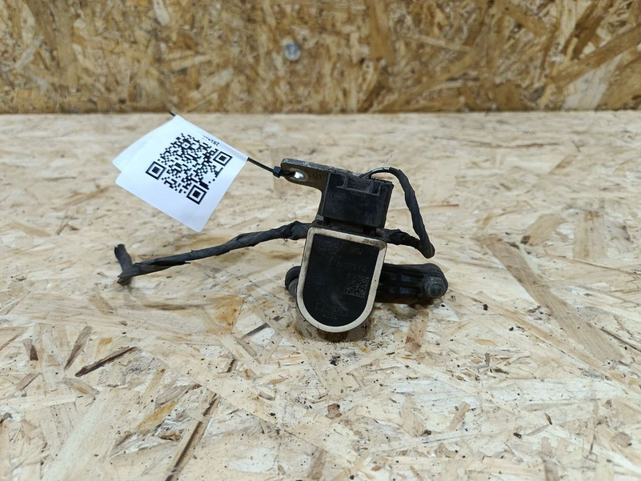 датчик дорожного просвета BMW 5 серия F07/F10/F11 F11 2011, 3.0 л., дизель, АКПП, черный, универсал, задний привод, 6784075, 37146784075 - фото №1