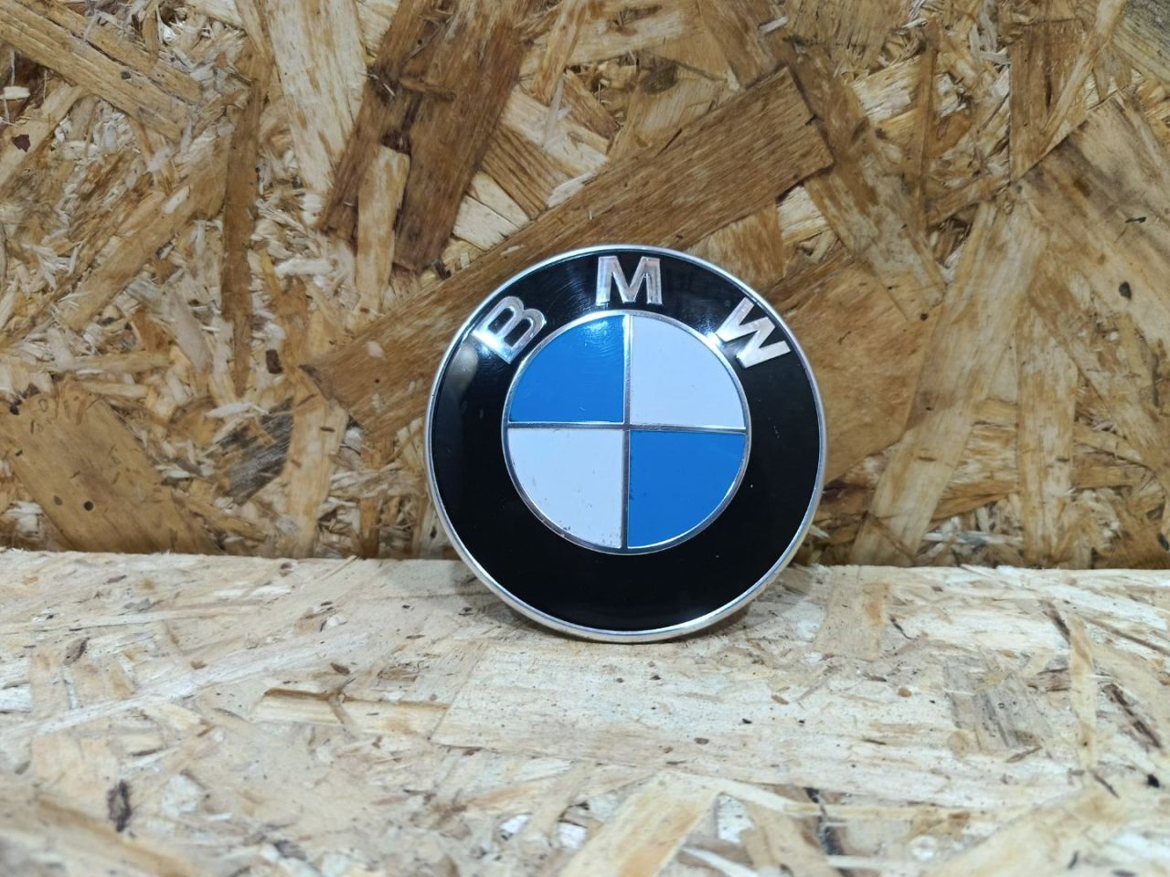 эмблема BMW X5 F15 2014, 3.0 л., дизель, АКПП, коричневый, внедорожник 5 дв., полный привод, 51148132375, 8132375, 51141872324, 1872324, 51141866629, 1866629 - фото №1